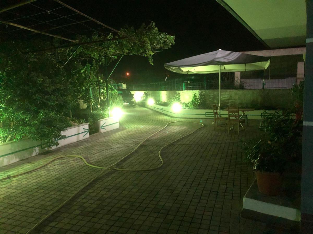 Vila Demo Vlorë Екстериор снимка